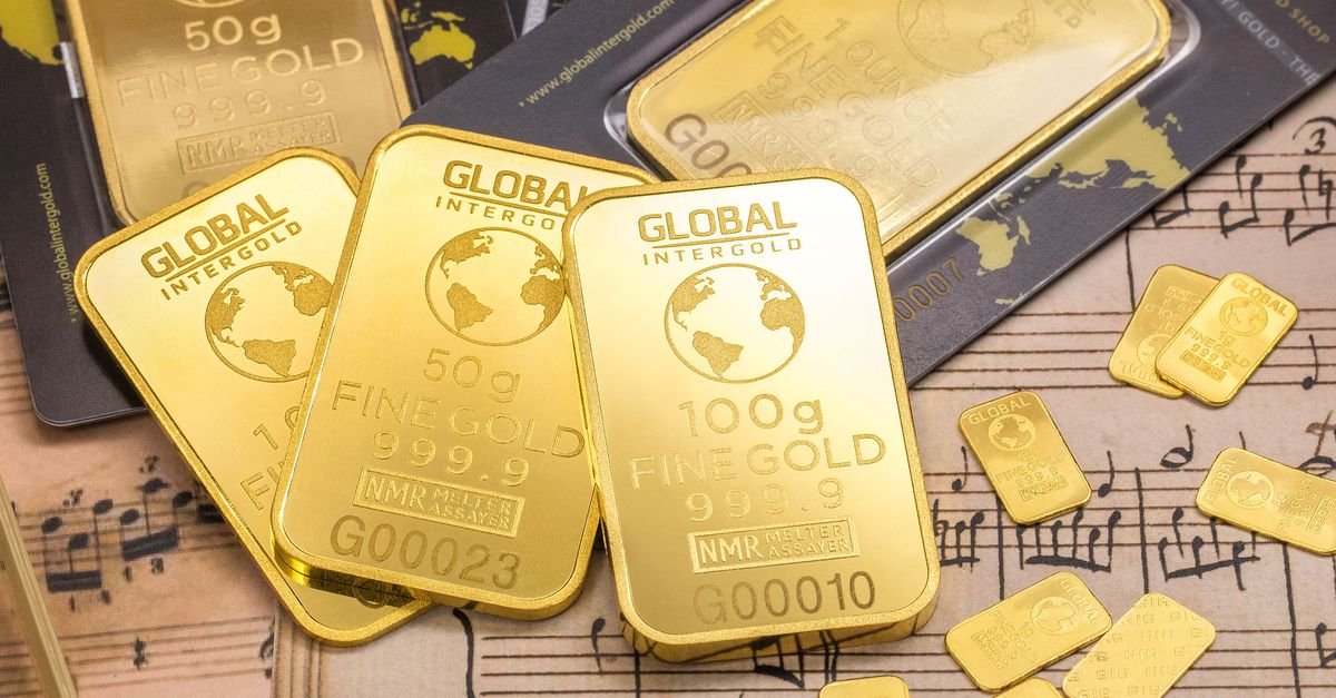 Emas kekal lemah selepas Fed hawkish; tumpuan kini pada data ekonomi